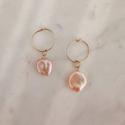 Pendientes de perla rosa