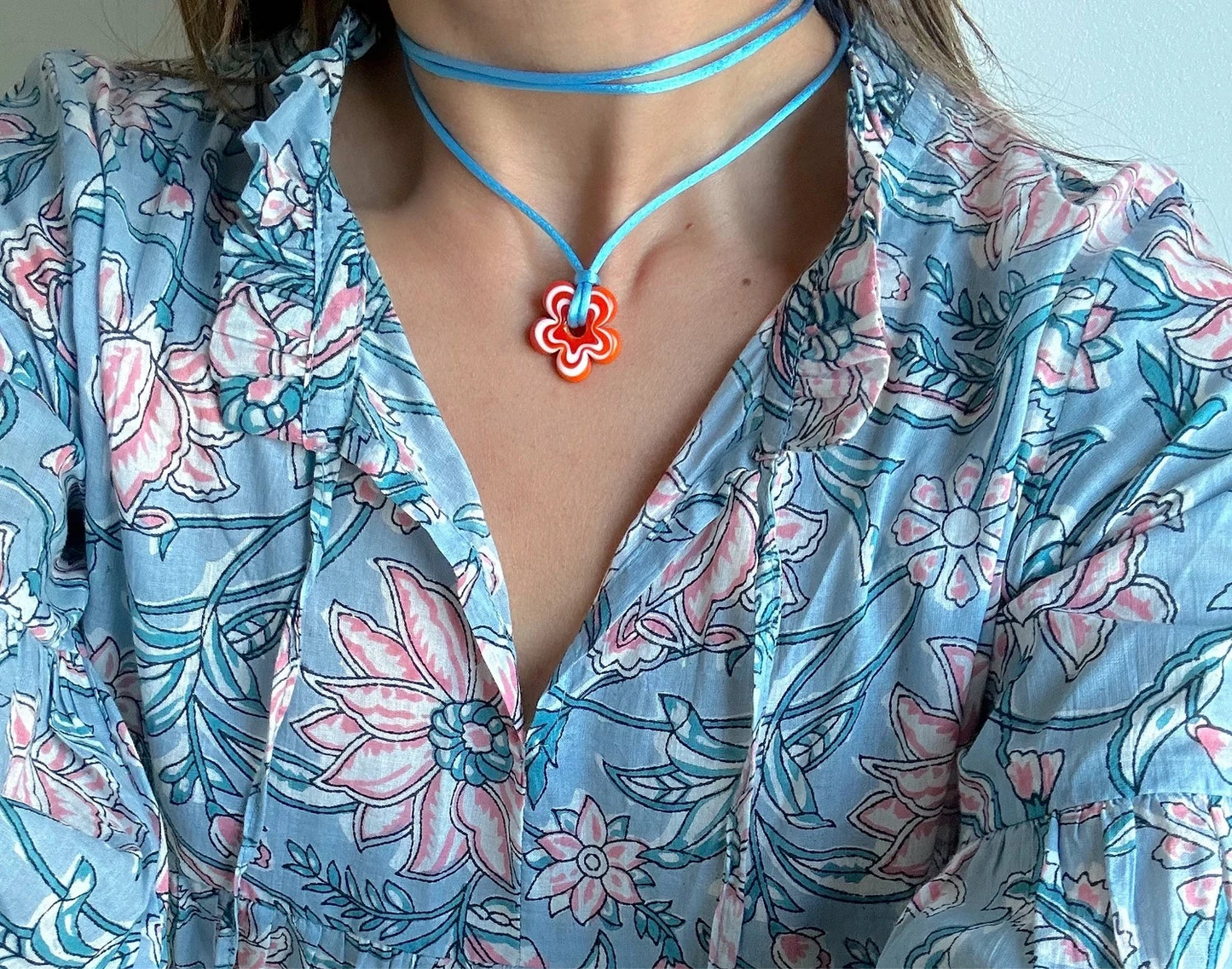 Collar Flor naranja (Pequeña)